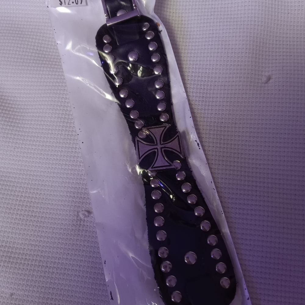 Leather bracelet